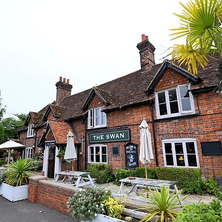 Swan, Thatcham By Marston'S Inns Extérieur photo